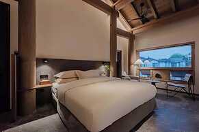 Dali Ancient City Xishan Designer Hotel