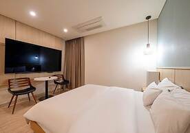M Place Hotel Guwol-dong