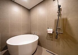 M Place Hotel Guwol-dong
