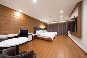 M Place Hotel Guwol-dong