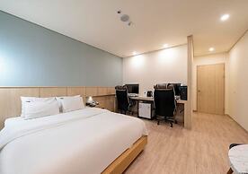 M Place Hotel Guwol-dong