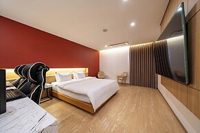 M Place Hotel Guwol-dong