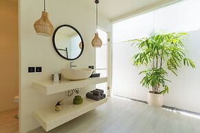 Villa Sora by Alfred in Bali