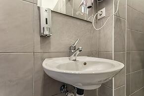 Pretty Apartment Near AKH Center Access