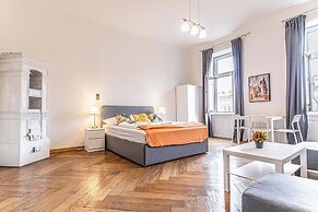 Near AKH 2 Apartments For Groups