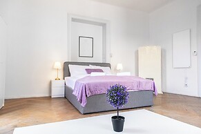 Near AKH 2 Apartments For Groups