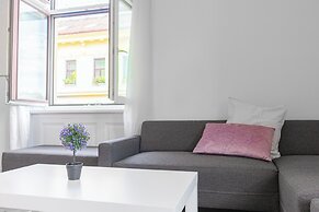 Near AKH 2 Apartments For Groups