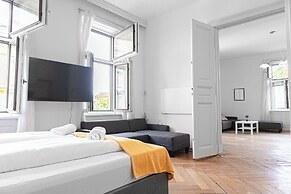 Near AKH 2 Apartments For Groups