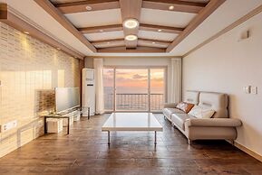Uljin Sea and Moment Pension