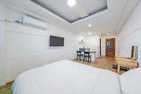 Uljin Sea and Moment Pension