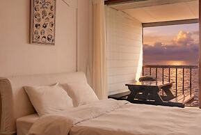 Uljin Sea and Moment Pension