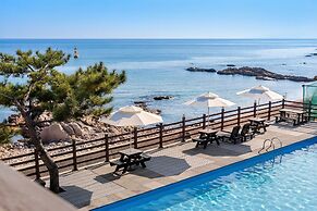 Uljin Sea and Moment Pension