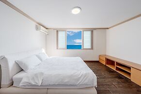 Uljin Sea and Moment Pension