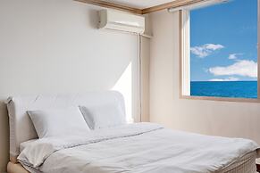 Uljin Sea and Moment Pension
