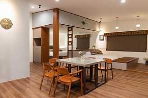 Slow Travel Space for Neighbors