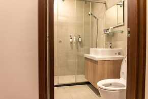 Slow Travel Space for Neighbors