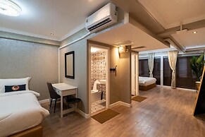 RQ Timeless Phuket Old Town