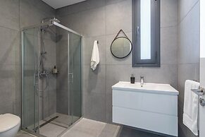 Villa Flora's 3-BR Retreat & Private Pool in Protaras