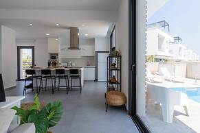 Villa Flora's 3-BR Retreat & Private Pool in Protaras