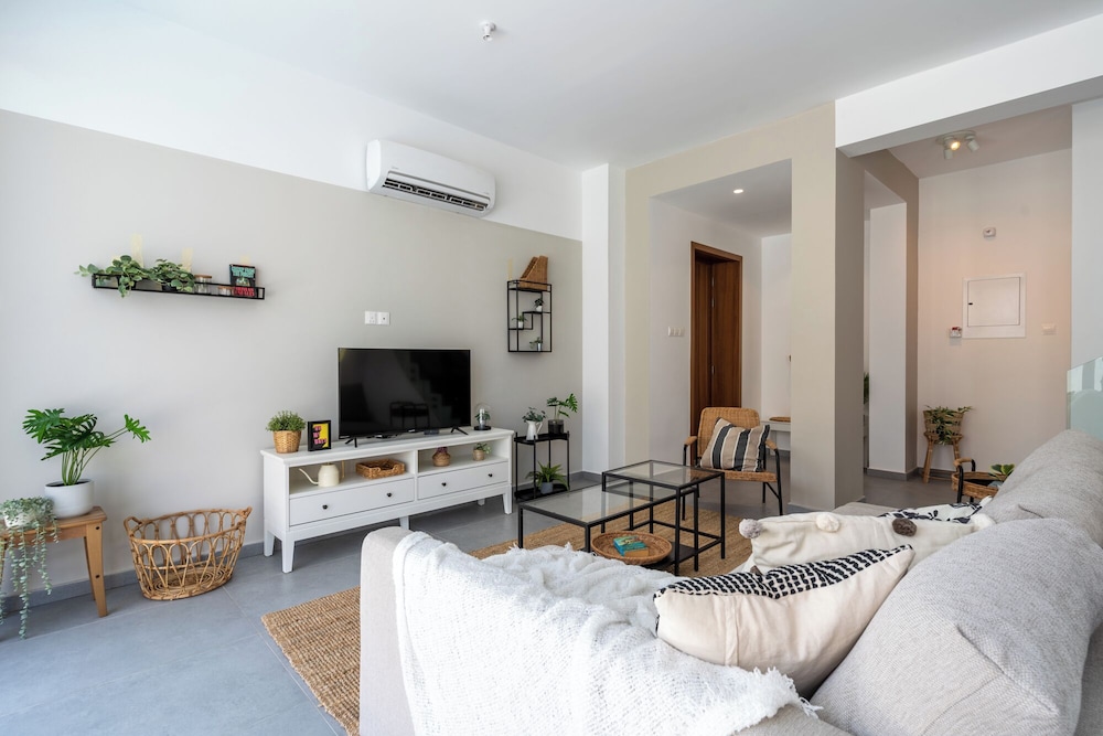 Villa Flora's 3-BR Retreat & Private Pool in Protaras