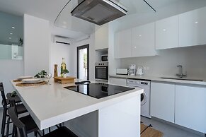 Villa Flora's 3-BR Retreat & Private Pool in Protaras