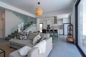 Villa Flora's 3-BR Retreat & Private Pool in Protaras