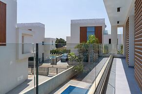 Villa Flora's 3-BR Retreat & Private Pool in Protaras