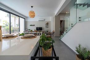 Villa Flora's 3-BR Retreat & Private Pool in Protaras