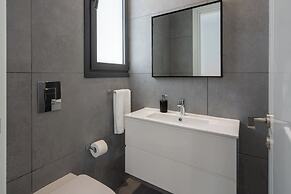 Villa Flora's 3-BR Retreat & Private Pool in Protaras