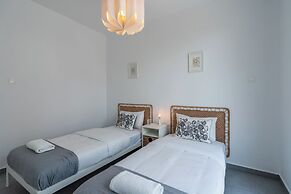 Villa Flora's 3-BR Retreat & Private Pool in Protaras