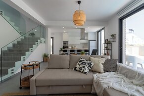 Villa Flora's 3-BR Retreat & Private Pool in Protaras