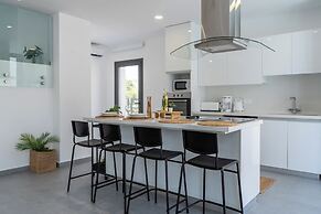 Villa Flora's 3-BR Retreat & Private Pool in Protaras