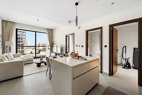 1BR with Huge Balcony Near Burj Al Arab