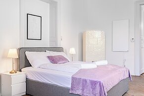 Central Access 2BR Apt Near AKH Hospital