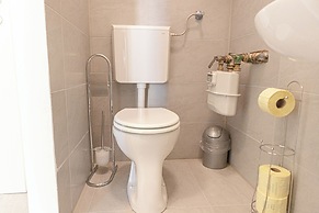 Central Access 2BR Apt Near AKH Hospital
