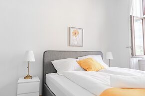 Central Access 2BR Apt Near AKH Hospital
