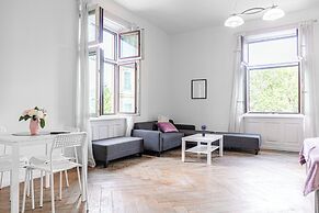 Central Access 2BR Apt Near AKH Hospital