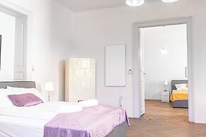 Central Access 2BR Apt Near AKH Hospital