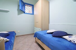 Casa Adele in Torre Dell'orso With Wi-fi and air Conditioning