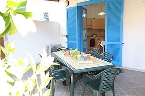 Casa Adele in Torre Dell'orso With Wi-fi and air Conditioning