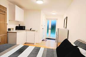 Luxurystudio Peacefully Located ,garden Parking