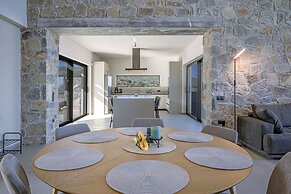 Luxurious Villa Alea