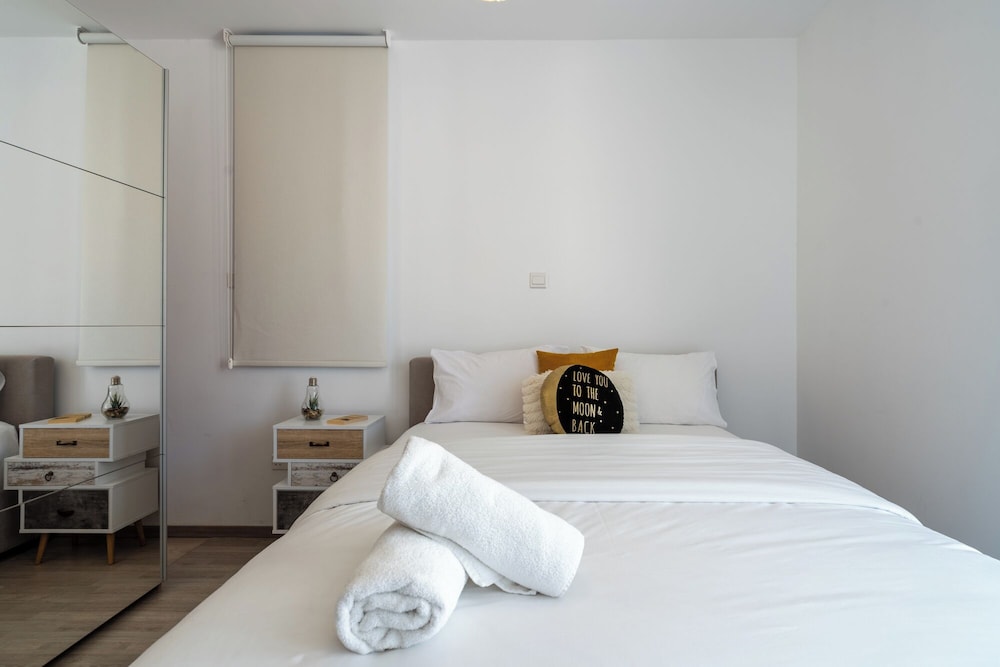Flair 1-BR Apt. & Balcony in Larnaca