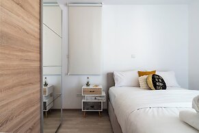 Flair 1-BR Apt. & Balcony in Larnaca