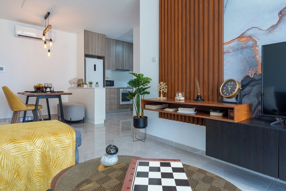 Flair 1-BR Apt. & Balcony in Larnaca