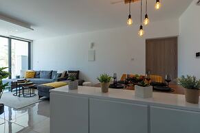 Flair 1-BR Apt. & Balcony in Larnaca