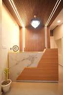 Click Find Stay Orderly Bazar