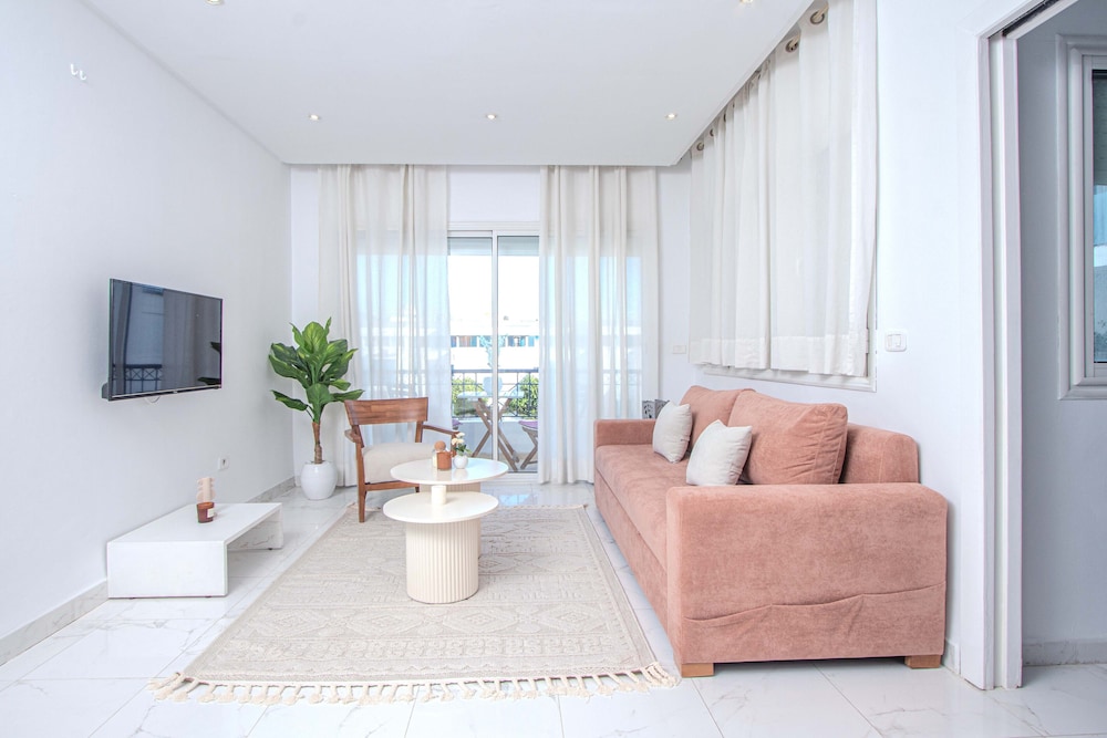 Marine Escape - a Haven Facing the Mediterranean