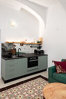 Classic APT with Internal Court Yard