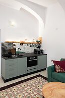 Classic APT with Internal Court Yard
